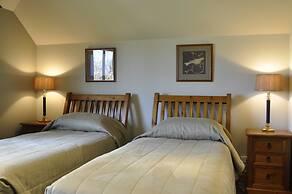 Lansdown Peaks Apartments