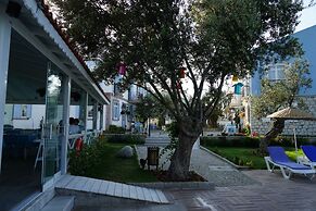 Zeytin Arasi Apart Otel