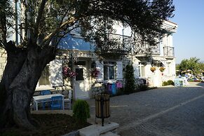 Zeytin Arasi Apart Otel