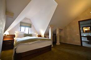 Noblesse Boutique Hotel
