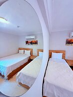 Ados Hotel