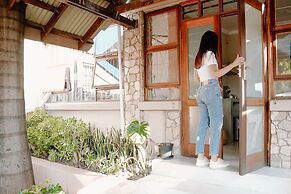Lighthouse Guesthouse & Cafe