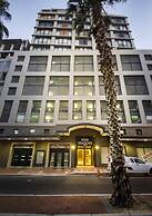 High-end city center studio with Views