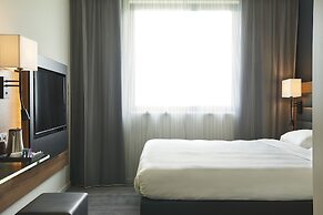 X Hotel