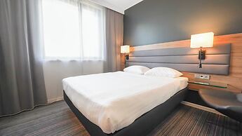 X Hotel