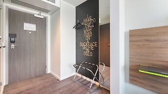 X Hotel