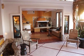 Casa de Mita Hotel