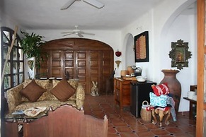 Casa de Mita Hotel