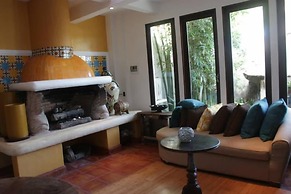 Casa de Mita Hotel