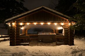Whitewater Lodge