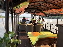 Mango Home Riverside