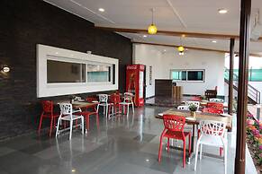 Hotel Majestique pune