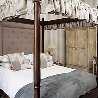 Falcon Manor Hotel
