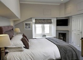 Falcon Manor Hotel