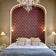 Falcon Manor Hotel