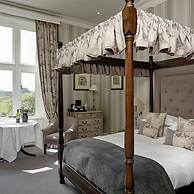 Falcon Manor Hotel