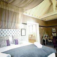 Falcon Manor Hotel