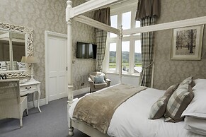 Falcon Manor Hotel