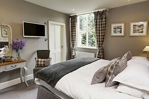 Falcon Manor Hotel
