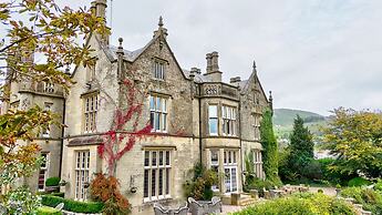 Falcon Manor Hotel
