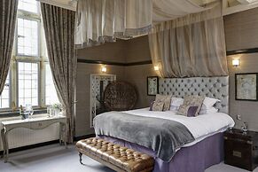 Falcon Manor Hotel