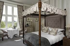 Falcon Manor Hotel