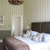Falcon Manor Hotel