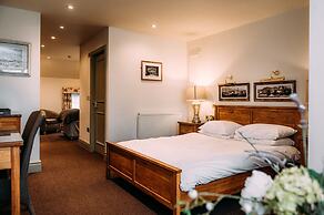 Shireburn Arms Hotel