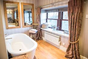 Shireburn Arms Hotel