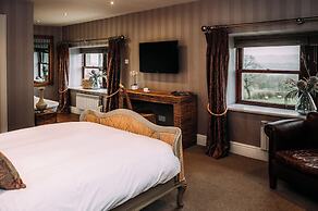 Shireburn Arms Hotel