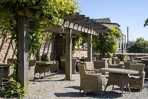 Shireburn Arms Hotel