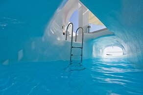 Hyperion Oia Suites