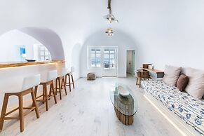 Hyperion Oia Suites