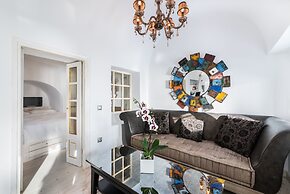Hyperion Oia Suites