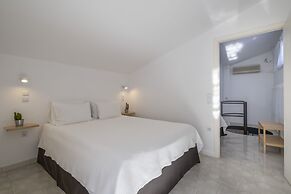 Meli Apartments & Villas