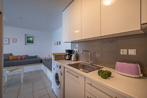 Meli Apartments & Villas