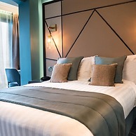 Seven Hotel