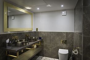 Seven Hotel