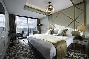 Seven Hotel