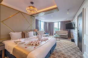 Seven Hotel