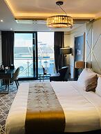 Seven Hotel
