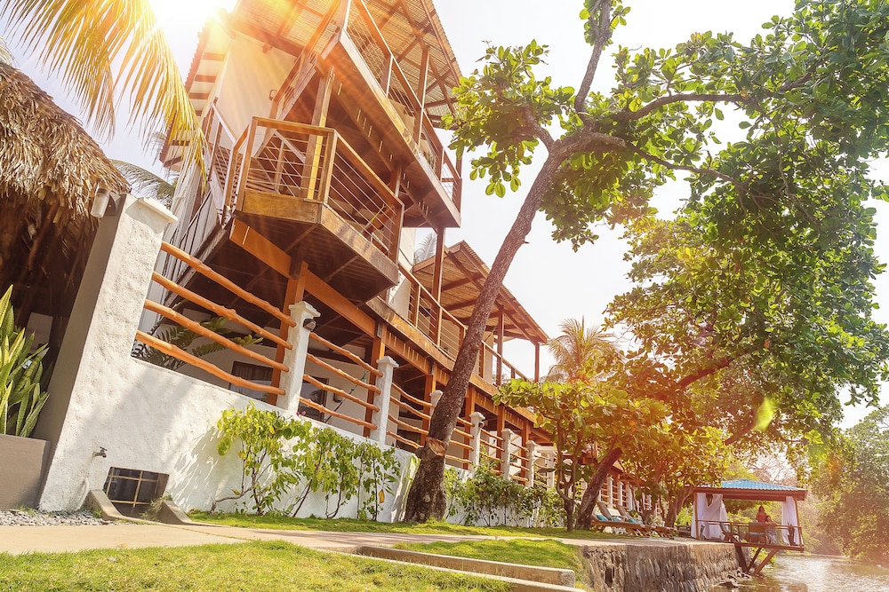 Boca Olas Resort Villas