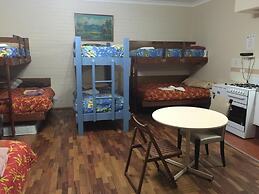 Snow Gate Motel and Apartments