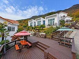 Namhae Bluemare Pension