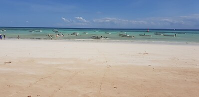 Ocean Breeze Lodge