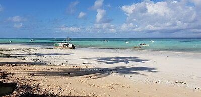 Ocean Breeze Lodge