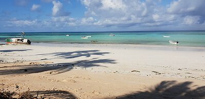 Ocean Breeze Lodge