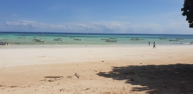 Ocean Breeze Lodge