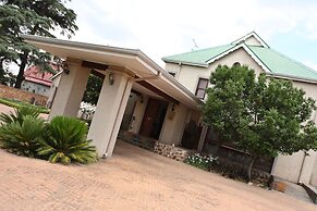 Candlewoods Guesthouse
