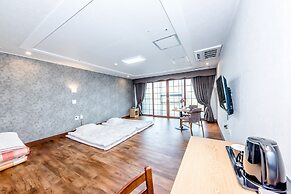 Leslie Hotel